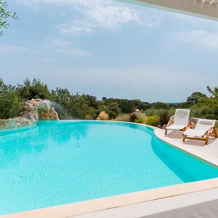 Trulli Petrantiqua Con Piscina