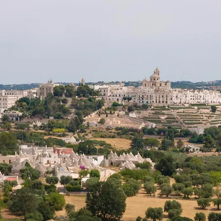 Trulli Petrantiqua Con Piscina Locorotondo