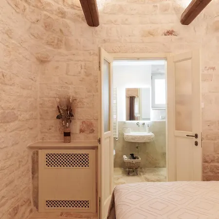 Trulli Petrantiqua Con Piscina Locorotondo