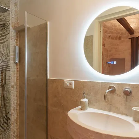 Trulli Petrantiqua Con Piscina