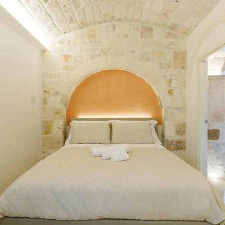 Trulli Petrantiqua Con Piscina ヴィラ