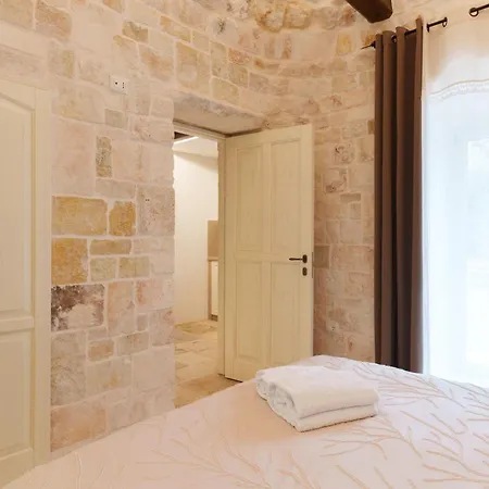 ヴィラ Trulli Petrantiqua Con Piscina