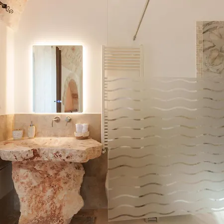 ヴィラ Trulli Petrantiqua Con Piscina ロコロトンド