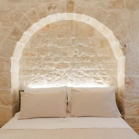 ヴィラ Trulli Petrantiqua Con Piscina