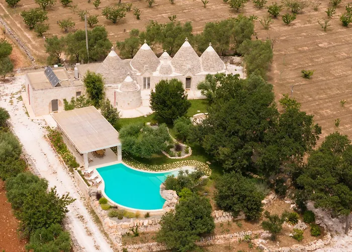 Trulli Petrantiqua Con Piscina Villa